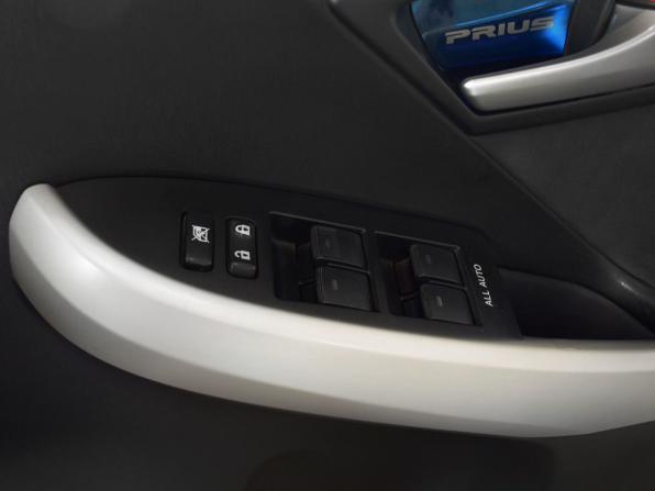 Toyota Prius III Рестайлинг (XW30) с пробегом 2012 года, цена 999 995 рублей, 188736 км, лифтбек, Автокод Объявления