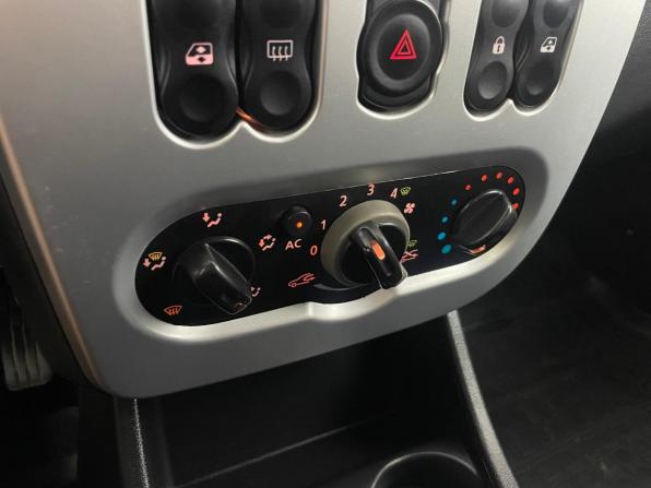 Renault Logan I Рестайлинг с пробегом 2012 года, цена 399 000 рублей, 283052 км, седан, Автокод Объявления