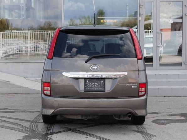 Toyota ISis I Рестайлинг с пробегом 2010 года, цена 1 150 000 рублей, 181213 км, компактвэн, Автокод Объявления