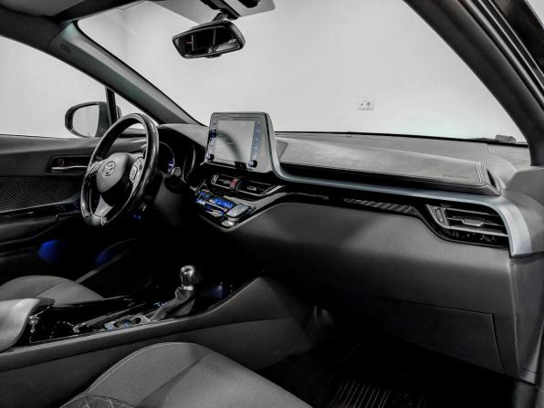 Toyota C-HR I Рестайлинг с пробегом 2021 года, цена 2 270 000 рублей, 157486 км, внедорожник, Автокод Объявления