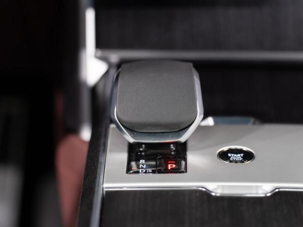 Новый Land Rover Range Rover V 2026 года, цена 25 990 000 рублей, внедорожник, Автокод Объявления