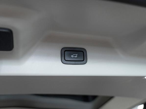 Land Rover Range Rover IV Рестайлинг с пробегом 2018 года, цена 6 550 000 рублей, 180230 км, внедорожник, Автокод Объявления