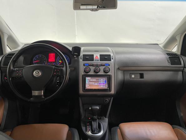 Volkswagen Touran I Рестайлинг с пробегом 2009 года, цена 899 000 рублей, 234749 км, компактвэн, Автокод Объявления