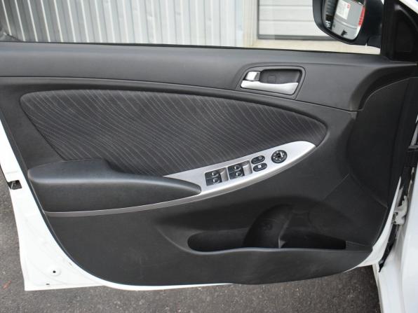 Hyundai Solaris I Рестайлинг с пробегом 2014 года, цена 899 000 рублей, 134912 км, седан, Автокод Объявления