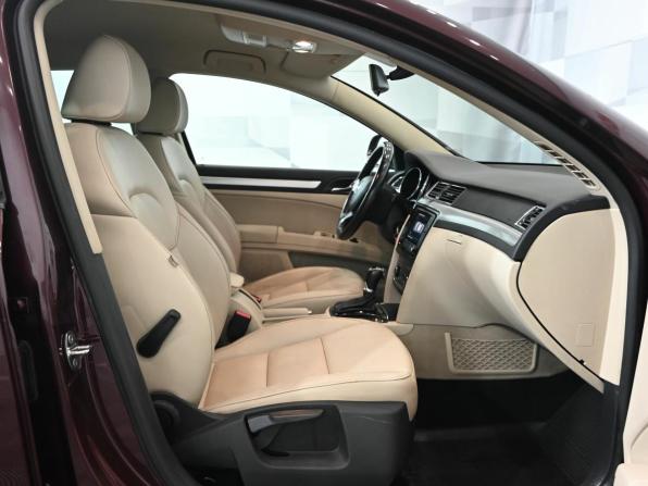 Skoda Superb II Рестайлинг с пробегом 2014 года, цена 1 000 000 рублей, 297873 км, лифтбек, Автокод Объявления