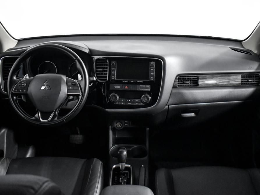 Mitsubishi Outlander III Рестайлинг 2 Санкт-Петербург  - изображение 15