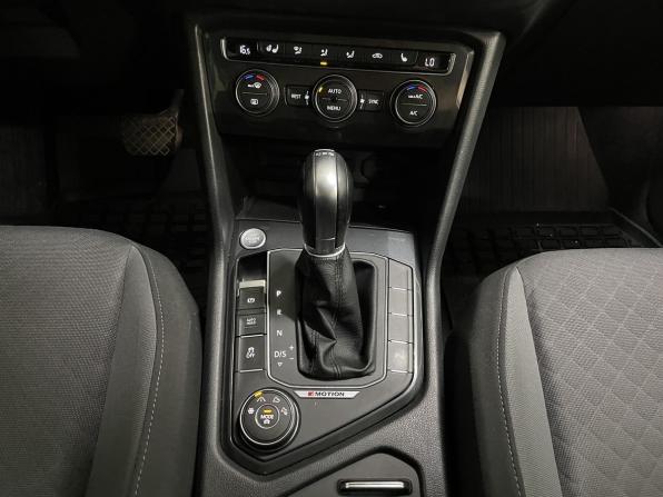 Volkswagen Tiguan II с пробегом 2017 года, цена 2 100 000 рублей, 125364 км, внедорожник, Автокод Объявления