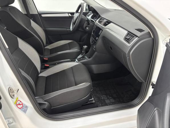 Skoda Rapid I Рестайлинг с пробегом 2019 года, цена 1 545 000 рублей, 19152 км, лифтбек, Автокод Объявления