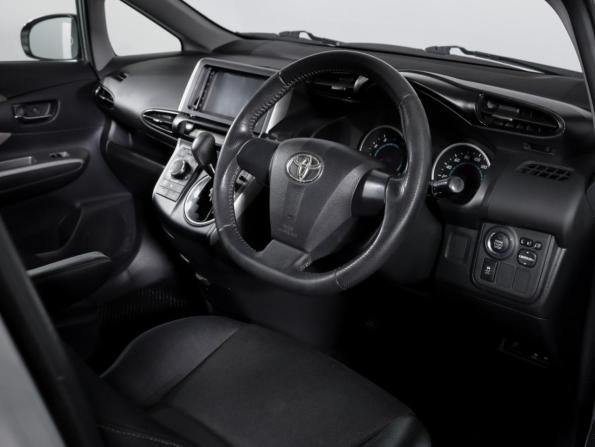 Toyota Wish II с пробегом 2010 года, цена 950 000 рублей, 176166 км, минивэн, Автокод Объявления