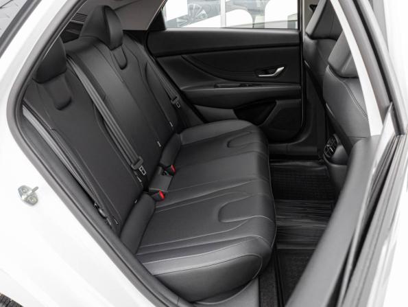 Hyundai Elantra VII (CN7) Рестайлинг с пробегом 2023 года, цена 2 139 000 рублей, 36661 км, седан, Автокод Объявления