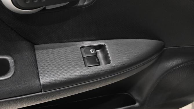 Nissan Note I Рестайлинг с пробегом 2012 года, цена 695 000 рублей, 187000 км, хэтчбек, Автокод Объявления