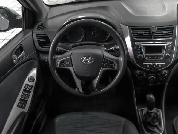 Hyundai Solaris I Рестайлинг с пробегом 2015 года, цена 949 900 рублей, 194000 км, седан, Автокод Объявления