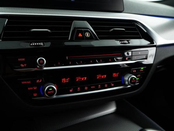 BMW 5 серии VII (G30/G31/G38) с пробегом 2019 года, цена 2 994 444 рубля, 245621 км, универсал, Автокод Объявления