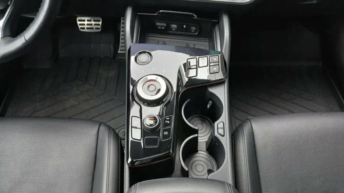 Kia Sportage V с пробегом 2023 года, цена 3 724 000 рублей, 40748 км, внедорожник, Автокод Объявления