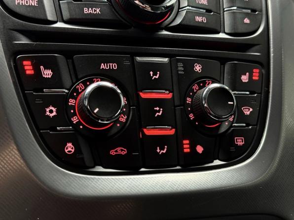 Opel Astra J с пробегом 2012 года, цена 699 000 рублей, 153826 км, хэтчбек, Автокод Объявления
