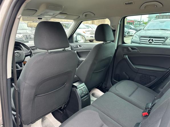 Skoda Yeti I Рестайлинг с пробегом 2014 года, цена 990 000 рублей, 195611 км, внедорожник, Автокод Объявления