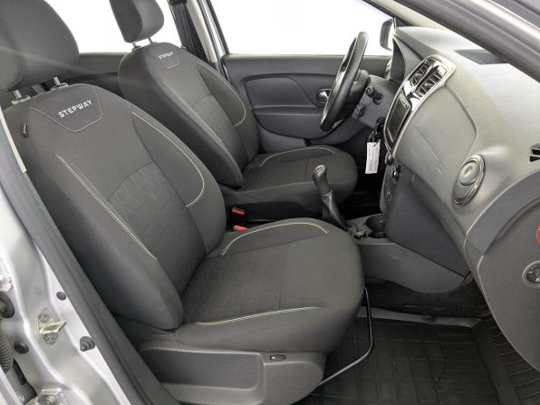 Renault Sandero II Рестайлинг с пробегом 2019 года, цена 1 240 000 рублей, 32690 км, хэтчбек, Автокод Объявления