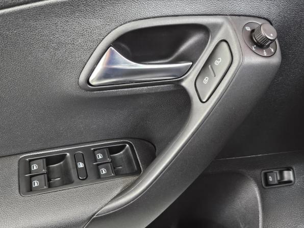 Volkswagen Polo V Рестайлинг с пробегом 2018 года, цена 1 185 000 рублей, 104000 км, седан, Автокод Объявления