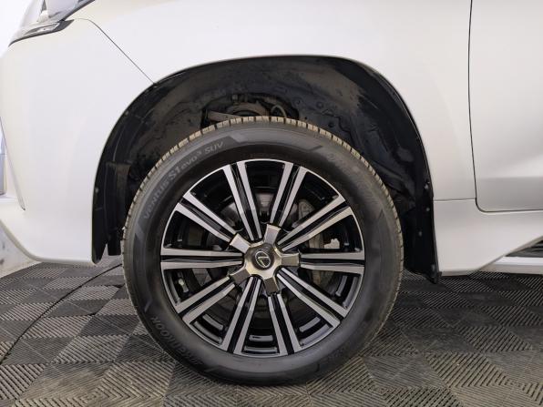 Lexus LX III Рестайлинг 2 с пробегом 2018 года, цена 7 950 000 рублей, 154891 км, внедорожник, Автокод Объявления