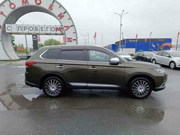 Mitsubishi Outlander III Рестайлинг 2 с пробегом 2016 года, цена 1 724 995 рублей, 235333 км, внедорожник, Автокод Объявления