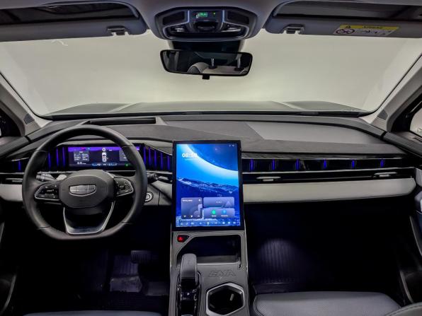 Geely Atlas II с пробегом 2024 года, цена 3 307 000 рублей, 27034 км, внедорожник, Автокод Объявления