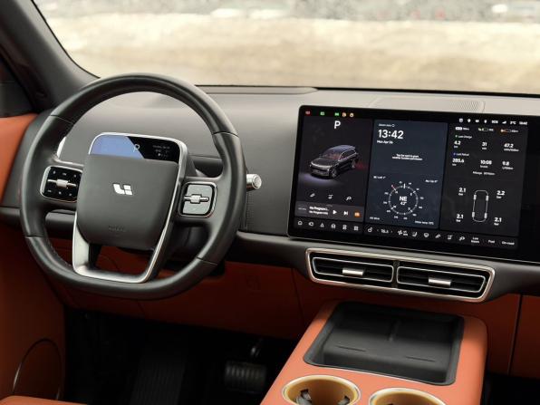 Li Auto (Lixiang) L9 I с пробегом 2023 года, цена 6 200 000 рублей, 30700 км, внедорожник, Автокод Объявления