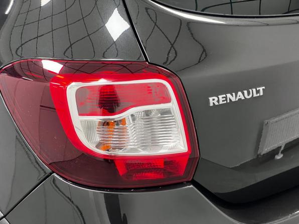 Renault Sandero II Рестайлинг с пробегом 2018 года, цена 999 000 рублей, 104000 км, хэтчбек, Автокод Объявления