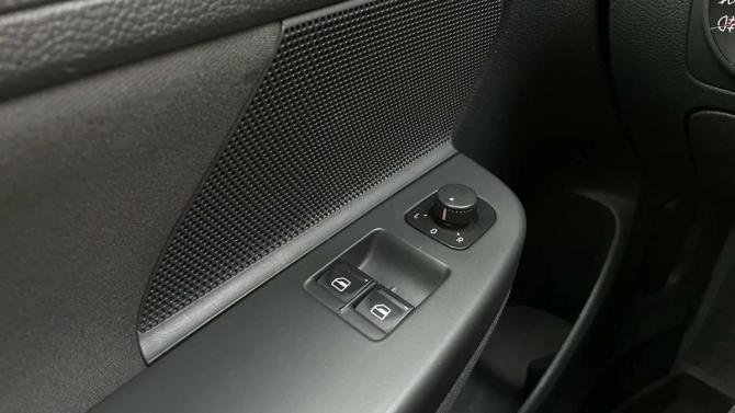 Volkswagen Golf V с пробегом 2007 года, цена 390 000 рублей, 295265 км, хэтчбек, Автокод Объявления