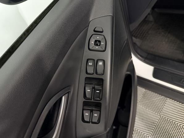 Hyundai ix35 I Рестайлинг с пробегом 2015 года, цена 1 500 000 рублей, 163436 км, внедорожник, Автокод Объявления