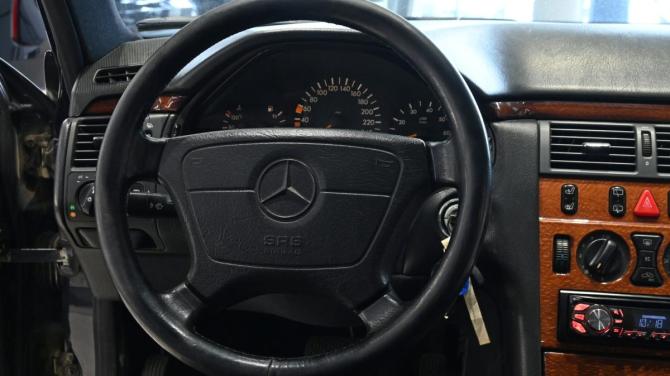 Mercedes-Benz E-Класс II (W210 S210) с пробегом 1998 года, цена 675 000 рублей, 479000 км, универсал, Автокод Объявления