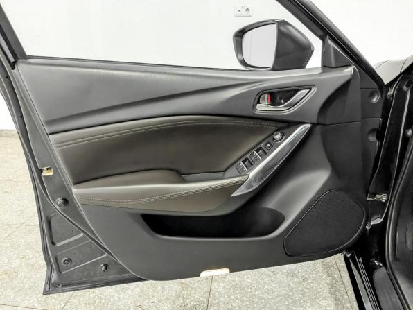 Mazda 6 III (GJ) Рестайлинг с пробегом 2015 года, цена 1 690 000 рублей, 162037 км, седан, Автокод Объявления