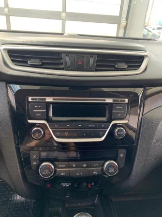 Nissan Qashqai II с пробегом 2017 года, цена 1 695 000 рублей, 100640 км, внедорожник, Автокод Объявления