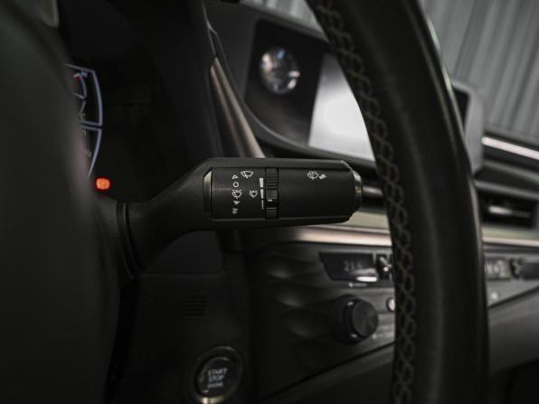 Lexus ES VII с пробегом 2018 года, цена 4 264 000 рублей, 82154 км, седан, Автокод Объявления
