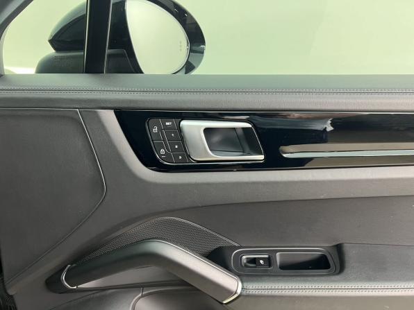 Porsche Cayenne III с пробегом 2023 года, цена 12 300 000 рублей, 72500 км, внедорожник, Автокод Объявления