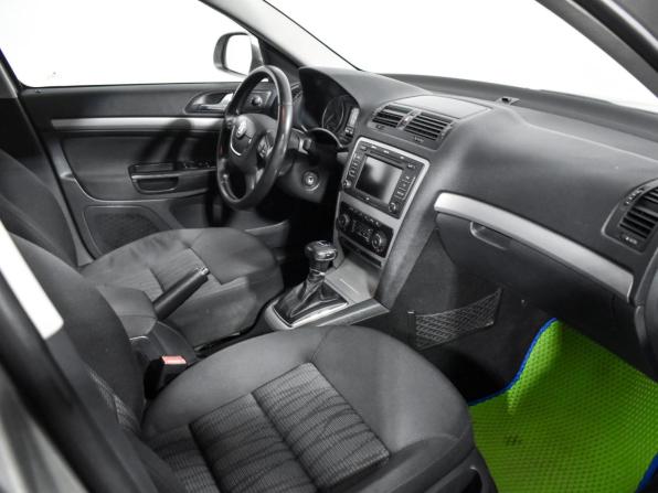 Skoda Octavia II (A5) Рестайлинг с пробегом 2009 года, цена 555 000 рублей, 205970 км, лифтбек, Автокод Объявления
