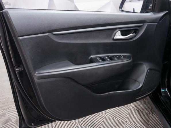 Kia Rio IV с пробегом 2019 года, цена 1 390 000 рублей, 92000 км, хэтчбек, Автокод Объявления