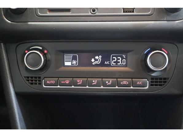 Volkswagen Polo V Рестайлинг с пробегом 2016 года, цена 1 073 000 рублей, 155830 км, седан, Автокод Объявления
