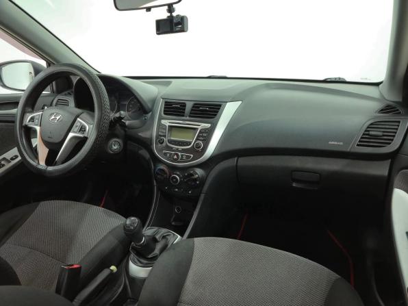Hyundai Solaris I с пробегом 2013 года, цена 670 000 рублей, 71309 км, седан, Автокод Объявления