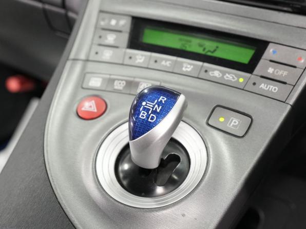 Toyota Prius III Рестайлинг (XW30) с пробегом 2014 года, цена 1 210 000 рублей, 199625 км, лифтбек, Автокод Объявления