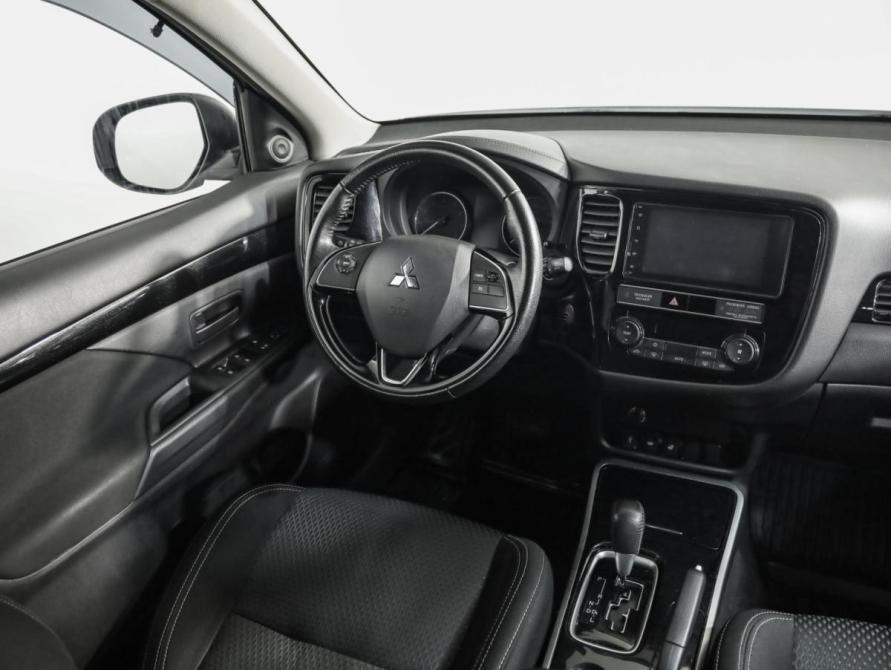 Mitsubishi Outlander III Рестайлинг 3 Санкт-Петербург  - изображение 9