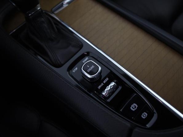 Volvo XC90 II с пробегом 2016 года, цена 2 699 000 рублей, 201541 км, внедорожник, Автокод Объявления