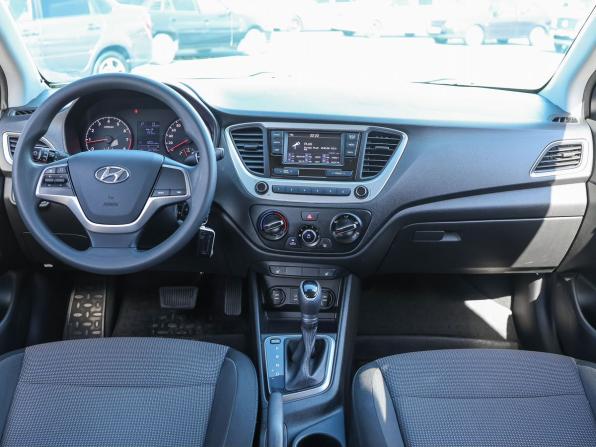 Hyundai Solaris II с пробегом 2019 года, цена 1 399 000 рублей, 105768 км, седан, Автокод Объявления