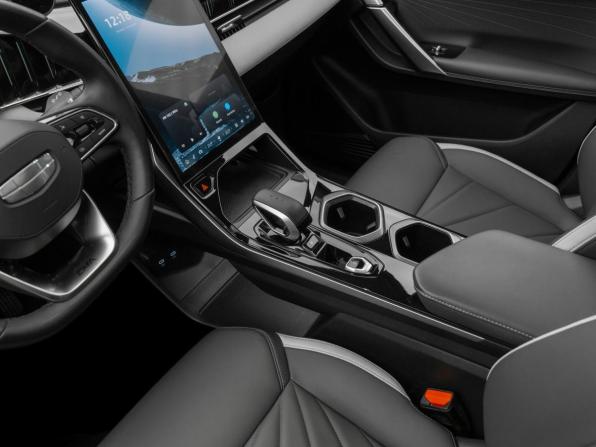 Geely Atlas II с пробегом 2023 года, цена 2 670 000 рублей, 37248 км, внедорожник, Автокод Объявления
