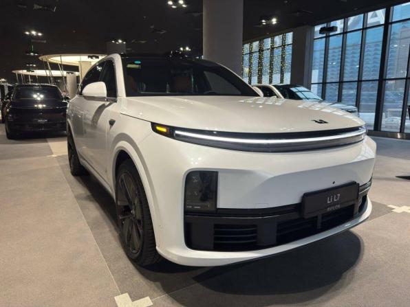 Новый Li Auto (Lixiang) L7 I Рестайлинг 2025 года, цена 10 590 000 рублей, внедорожник, Автокод Объявления
