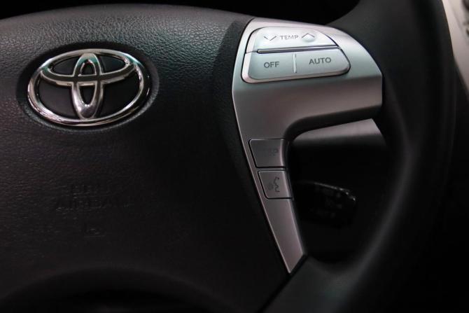 Toyota Camry VI (XV40) Рестайлинг с пробегом 2011 года, цена 1 355 550 рублей, 185883 км, седан, Автокод Объявления