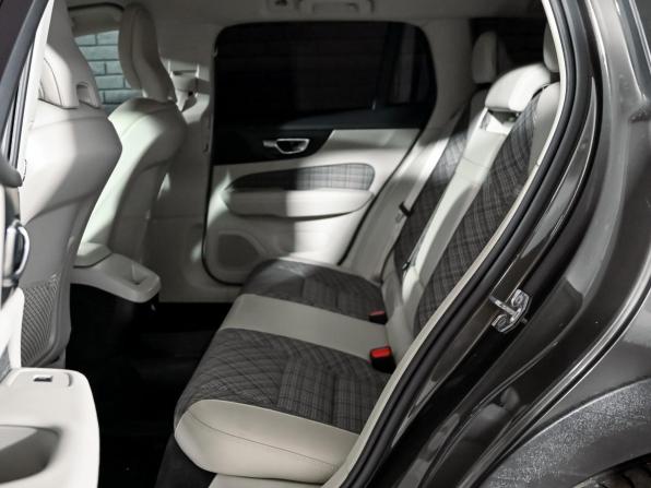 Volvo V60 Cross Country II с пробегом 2020 года, цена 4 000 000 рублей, 110887 км, универсал, Автокод Объявления