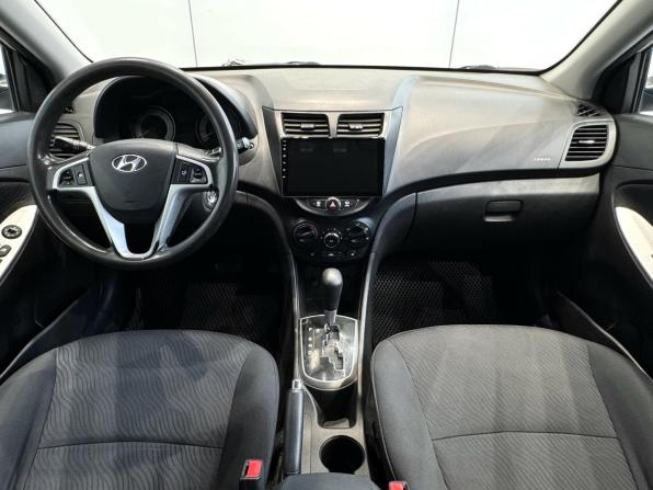 Hyundai Solaris I с пробегом 2012 года, цена 850 000 рублей, 182155 км, седан, Автокод Объявления
