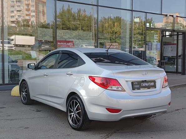 Hyundai Solaris I с пробегом 2013 года, цена 670 000 рублей, 134915 км, седан, Автокод Объявления