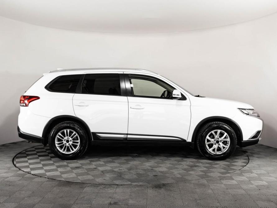 Mitsubishi Outlander III Рестайлинг 2 Санкт-Петербург  - изображение 4