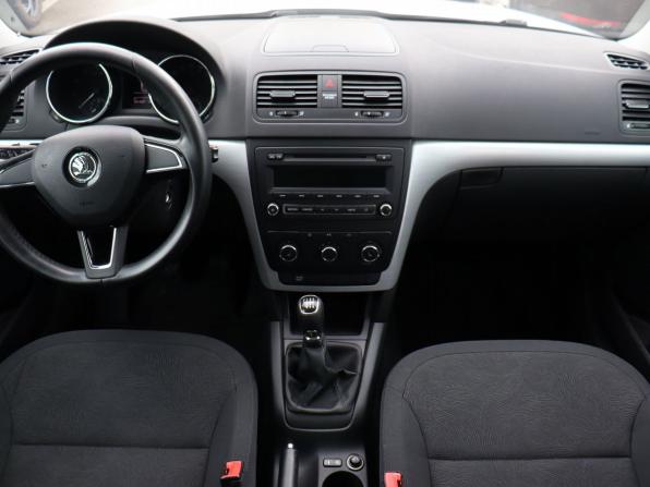 Skoda Yeti I Рестайлинг с пробегом 2014 года, цена 950 000 рублей, 101436 км, внедорожник, Автокод Объявления